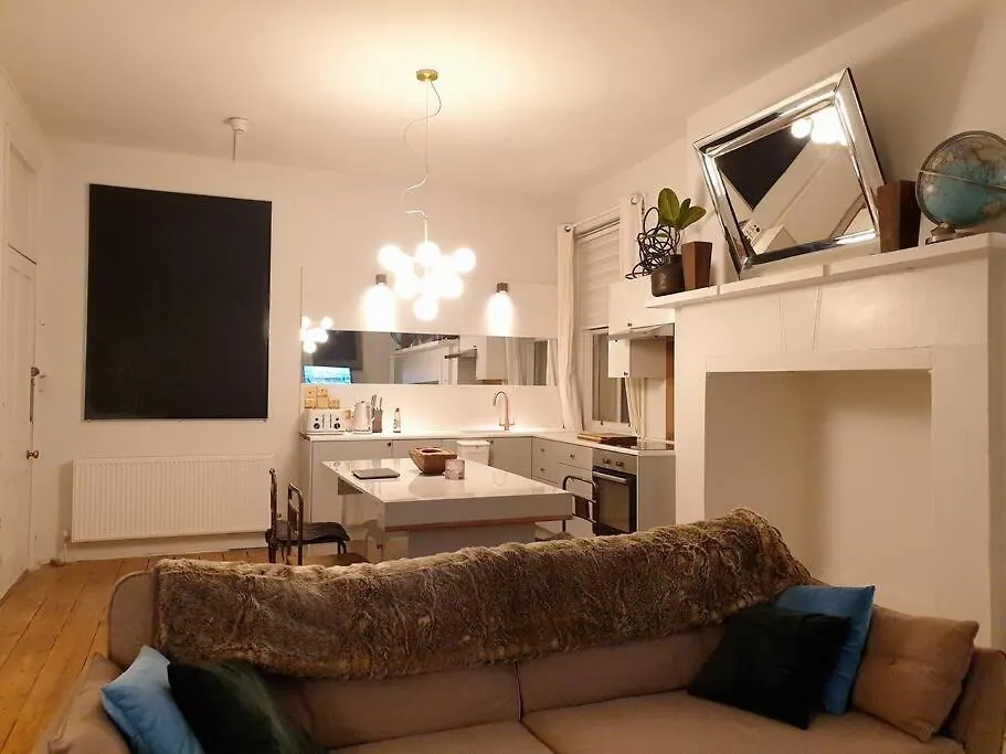 2 Large One Bed Apartment - Prime Location - Quiet & Comfortable - Garden Access Hove 0*,  Verenigd Koninkrijk