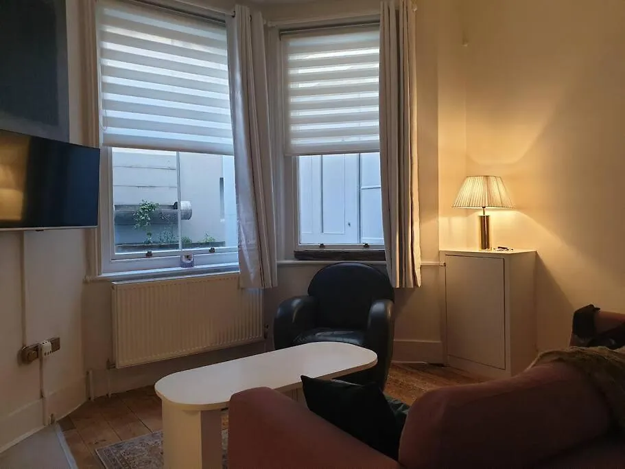 2 Large One Bed Apartment - Prime Location - Quiet & Comfortable - Garden Access Hove