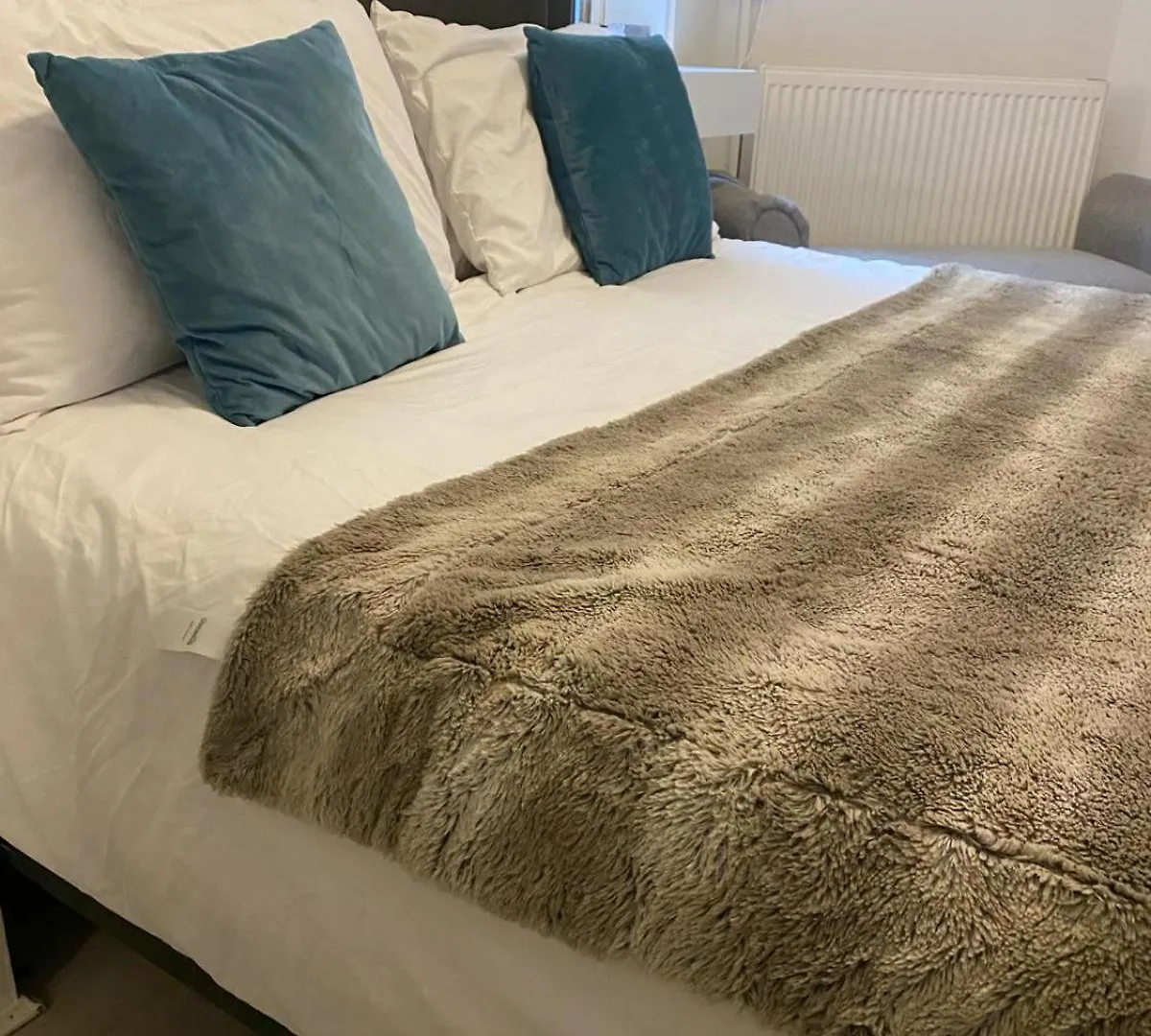 2 Large One Bed Apartment - Prime Location - Quiet & Comfortable - Garden Access Hove 0*,  Verenigd Koninkrijk